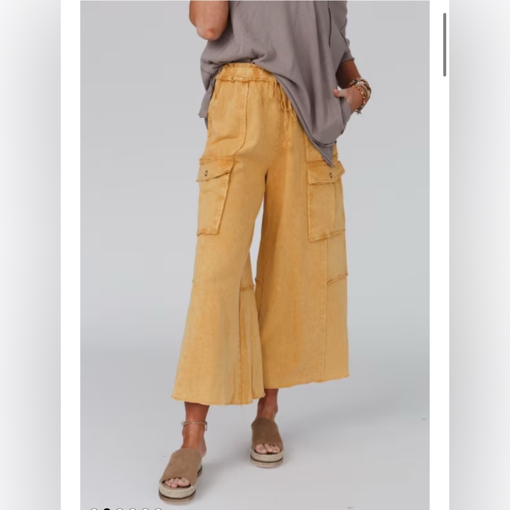 Vibe’n Cargo Wide Leg Pants NWT